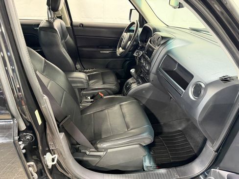 Used 2012 Jeep Patriot Limited w/ Sun/Sound Group AWD/4WD image 12