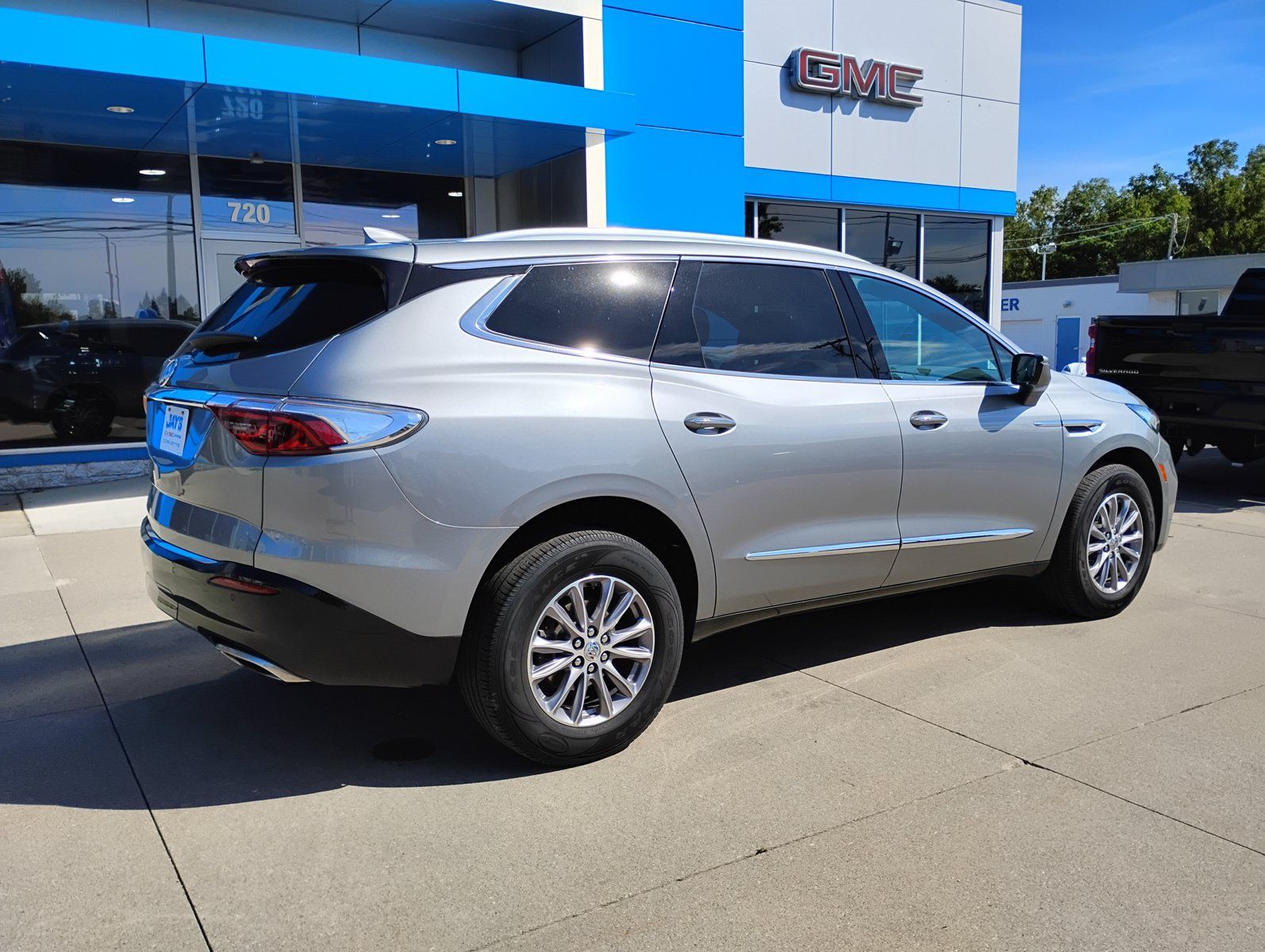 Used 2024 Buick Enclave Essence w/ Trailering Package, 5000 lbs. AWD/4WD image 7
