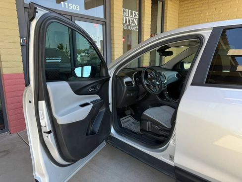 Used 2020 Chevrolet Equinox LS w/ LPO, Floor Liner Package FWD image 15