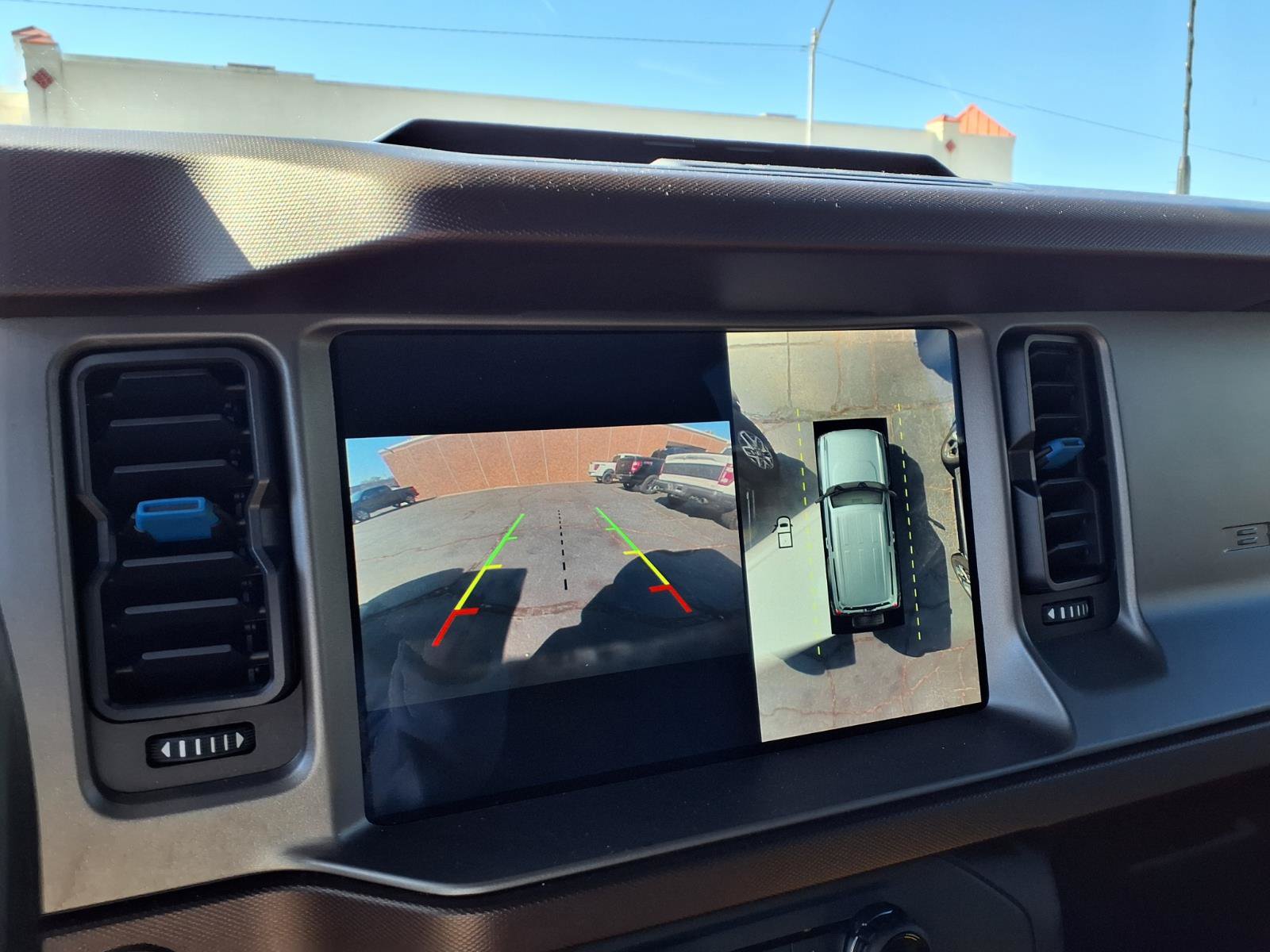 Used 2023 Ford Bronco Outer Banks AWD/4WD image 5