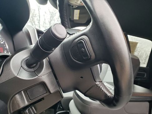 Used 2024 RAM 3500 Big Horn image 17