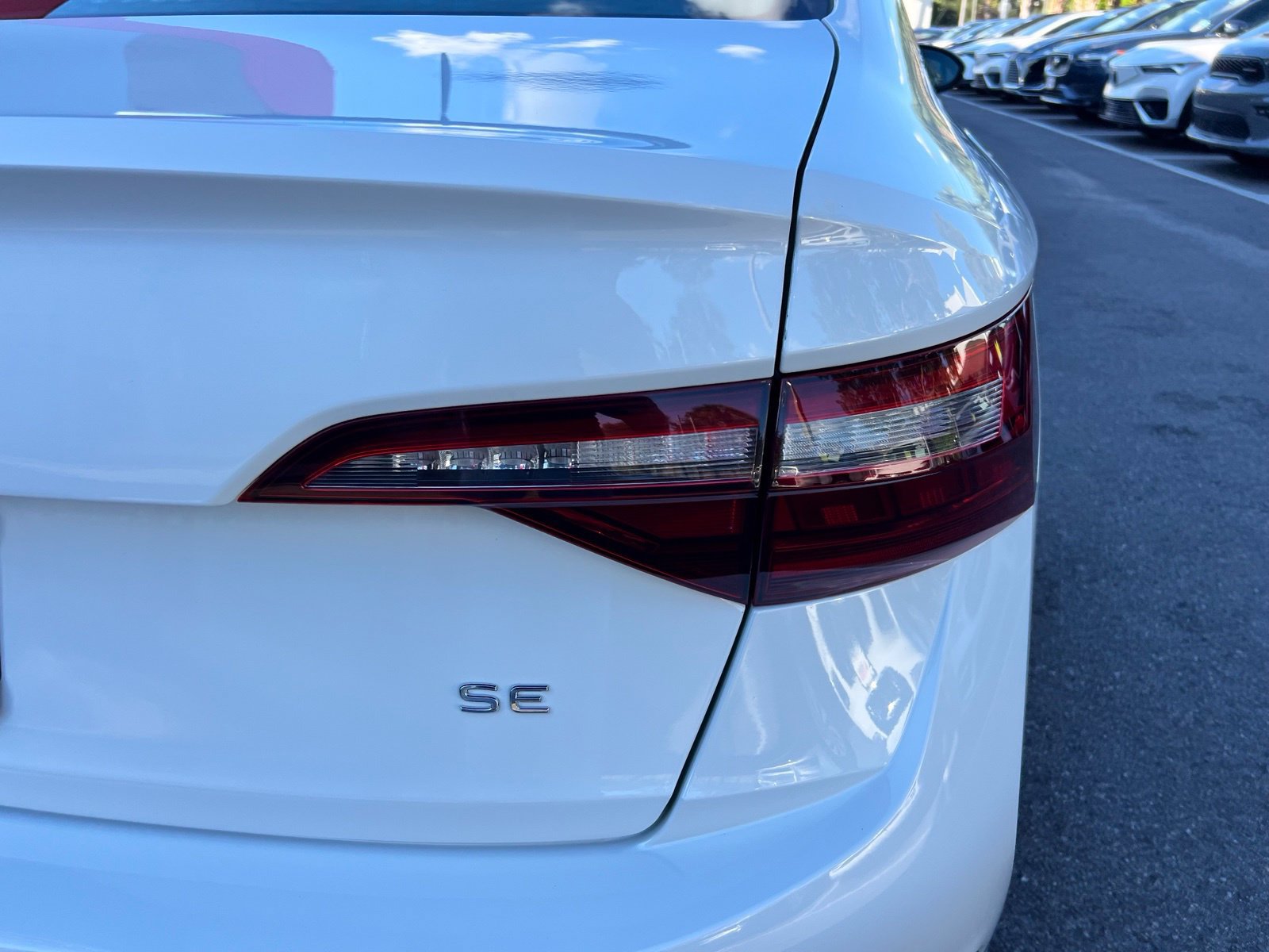 Used 2024 Volkswagen Jetta SE w/ Panoramic Sunroof Package FWD image 26