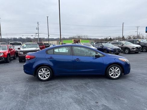 Used 2017 Kia Forte S FWD image 2