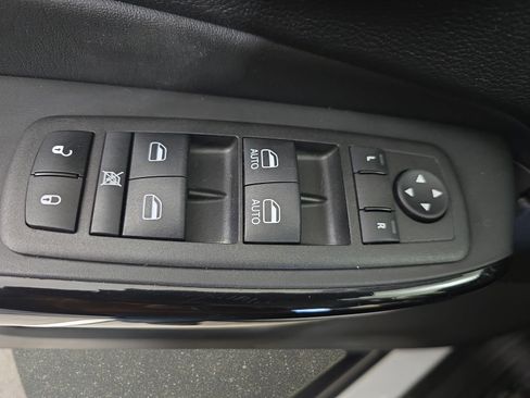 Used 2023 Jeep Cherokee Altitude Lux image 30