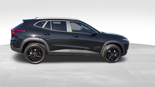 Certified 2025 Chevrolet Trax ACTIV FWD image 4