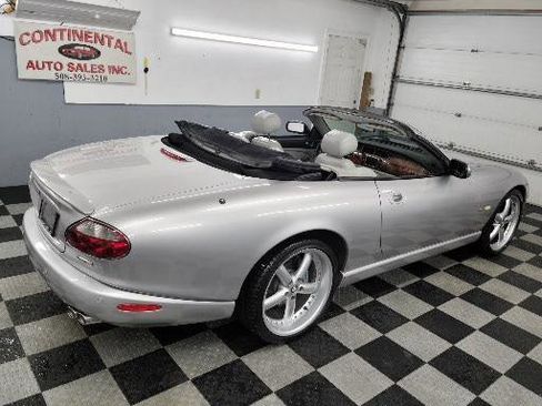 Used 2005 Jaguar XK8 Convertible RWD image 38