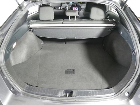 Used 2022 Toyota Prius LE image 18