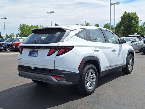 New 2025 Hyundai Tucson SE image 3