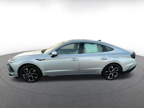 Used 2025 Hyundai Sonata SEL FWD image 10