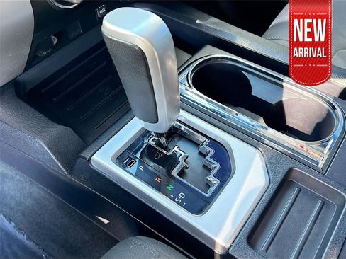 Used 2017 Toyota Tundra SR5 w/ SR5 Upgrade Package image 17
