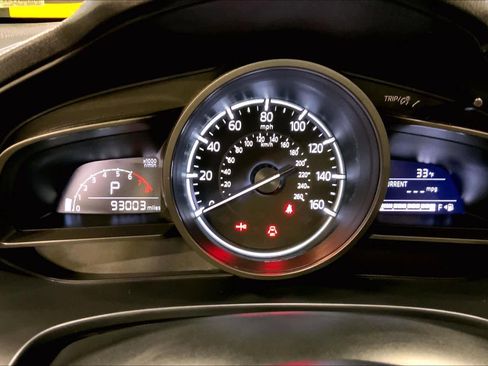 Used 2018 MAZDA MAZDA3 Touring image 25