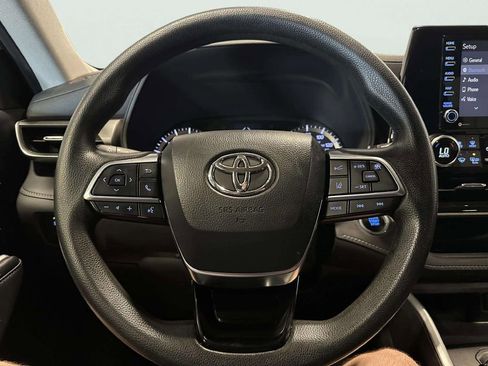Used 2021 Toyota Highlander L AWD/4WD image 40