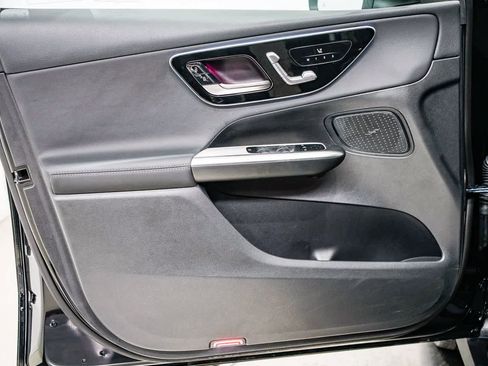 Used 2025 Mercedes-Benz GLC 300 image 18