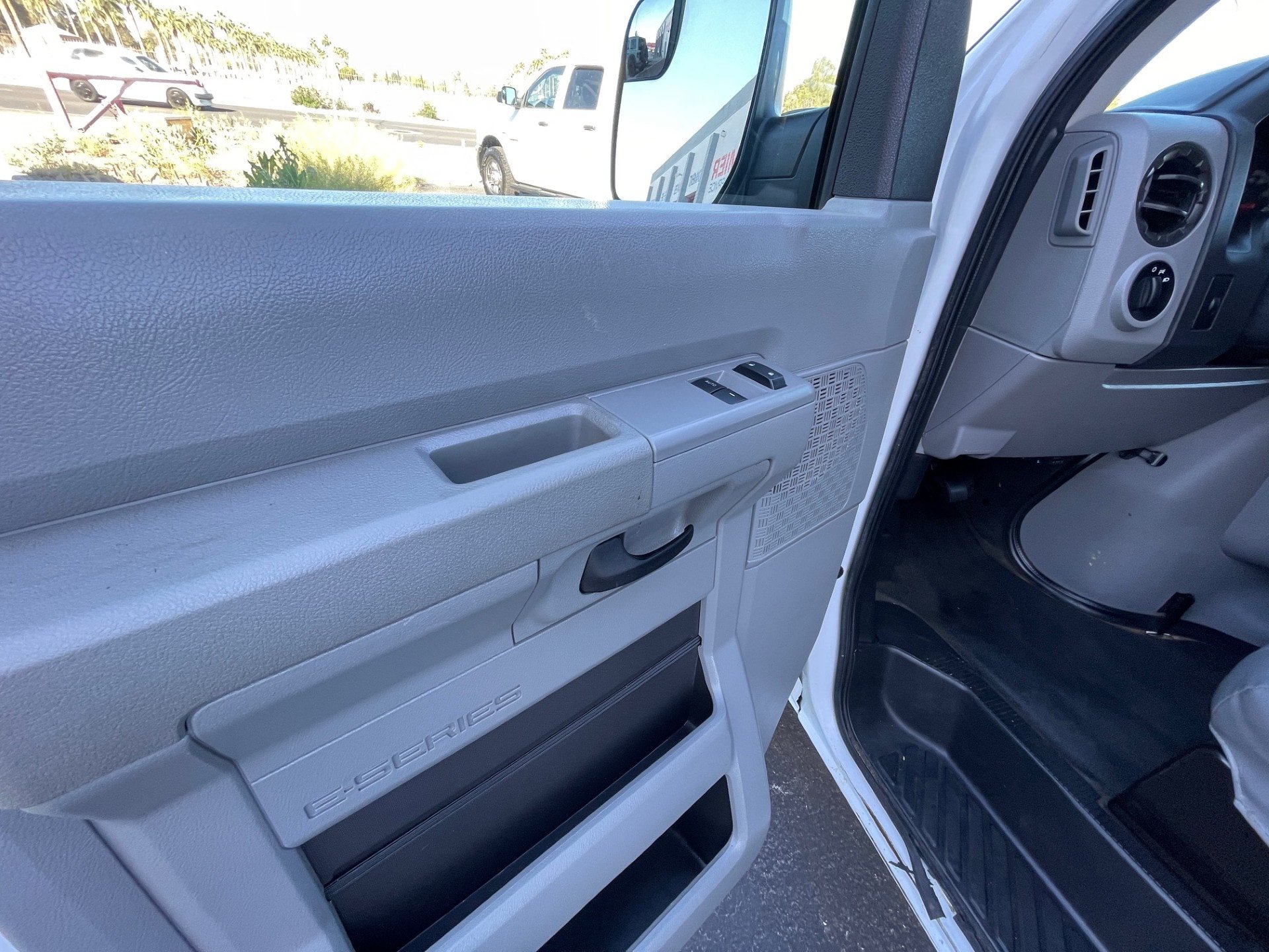 Used 2014 Ford E-350 and Econoline 350 XL w/ Power Windows & Locks Group RWD image 12