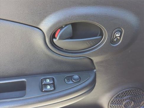 Used 2006 Saturn ION Level 3 w/ Enhanced Performance Pkg image 11