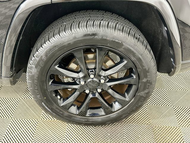 Used 2020 Jeep Grand Cherokee Altitude RWD image 21
