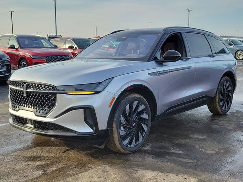 New 2026 Lincoln Nautilus Reserve image 8