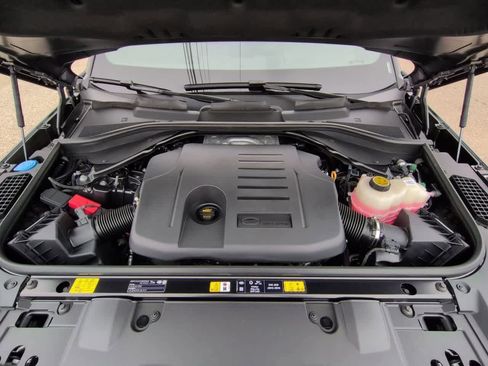 New 2026 Land Rover Range Rover SE image 14