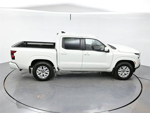 Used 2024 Nissan Frontier SV w/ SV Convenience Package image 36