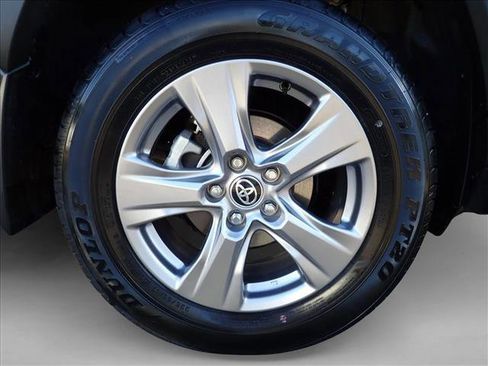 Used 2025 Toyota RAV4 LE AWD/4WD image 7
