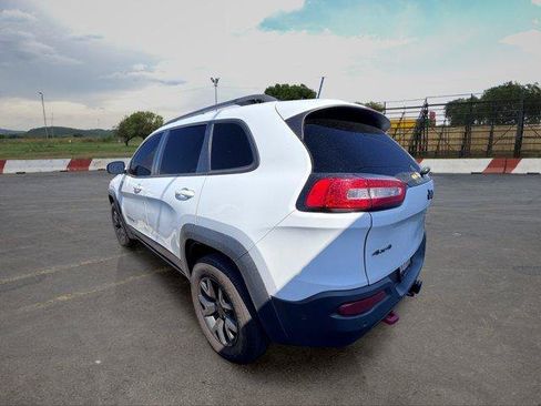 Used 2016 Jeep Cherokee Trailhawk w/ Comfort/Convenience Group AWD/4WD image 4