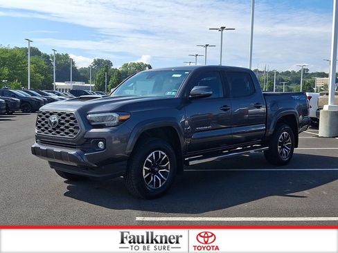 Certified 2022 Toyota Tacoma TRD Sport w/ Technology Package AWD/4WD image 3