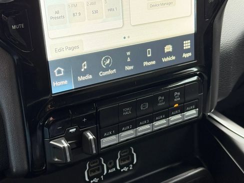 Used 2022 RAM 3500 Big Horn w/ Night Edition AWD/4WD image 38