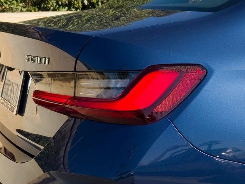 Used 2023 BMW 330i Sedan w/ Convenience Package image 7