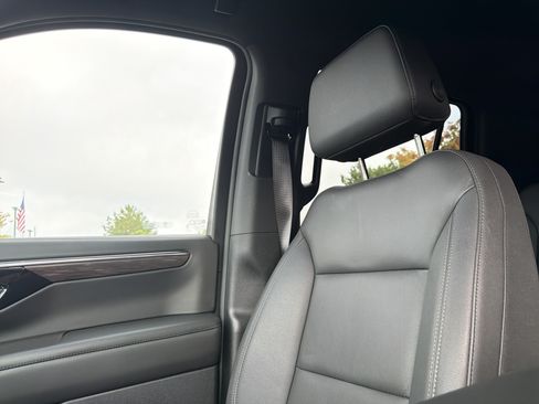 Used 2025 Chevrolet Tahoe Z71 w/ Comfort Package AWD/4WD image 79