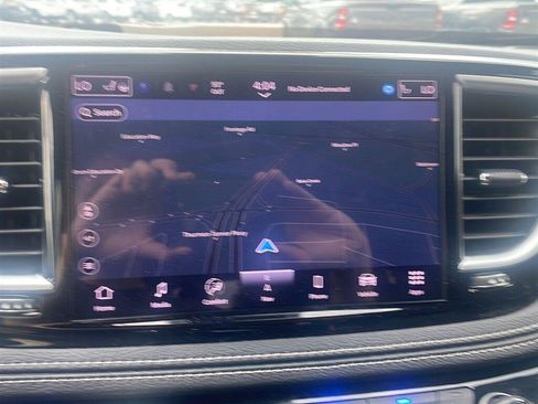 Used 2025 Chrysler Pacifica Limited FWD image 9