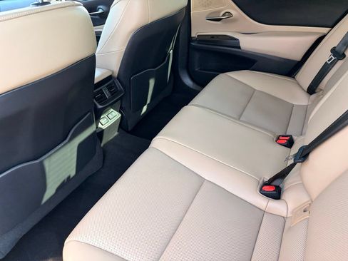 Used 2020 Lexus ES 350 w/ Premium Package FWD image 16