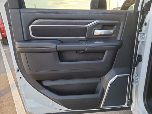 Used 2024 RAM 2500 Laramie w/ Night Edition image 10