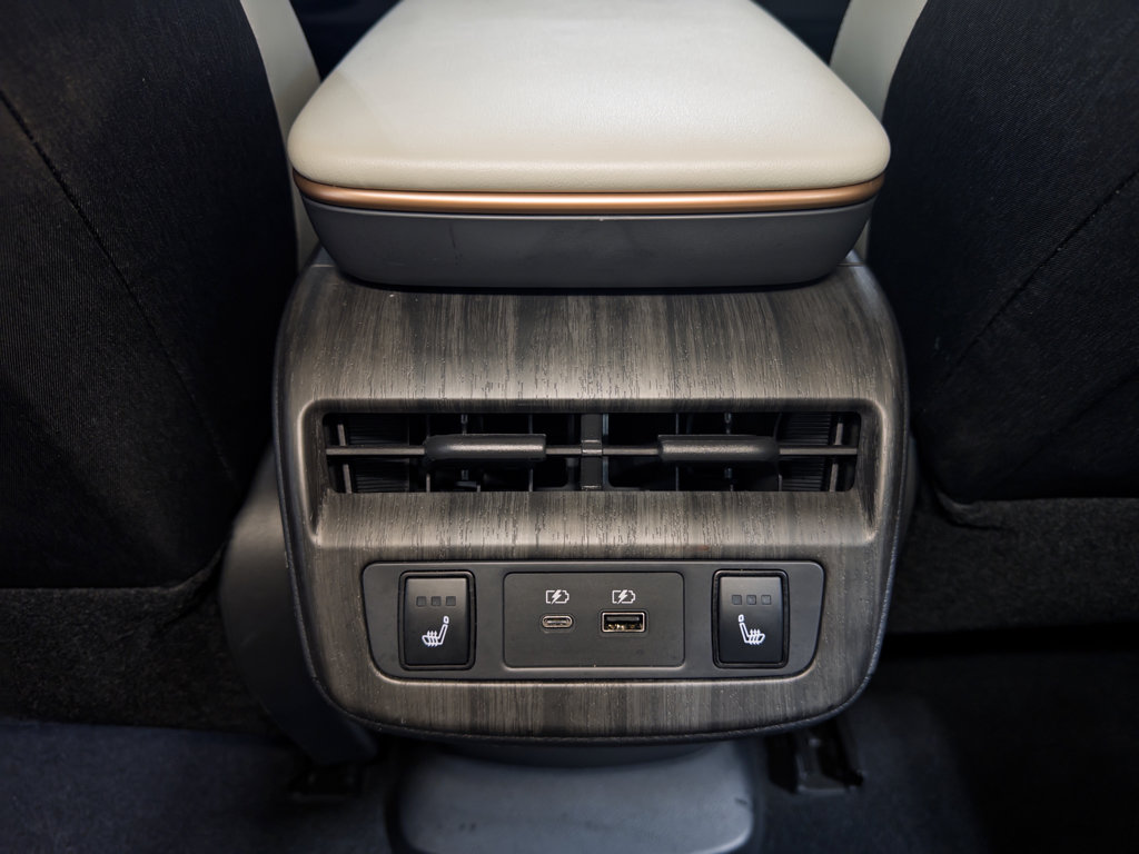 Used 2023 Nissan Ariya FWD image 20