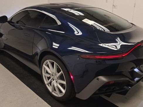 Used 2019 Aston Martin V8 Vantage Coupe image 2