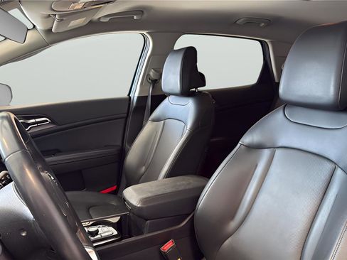 Used 2023 Kia Sportage EX image 10