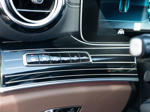 Used 2018 Mercedes-Benz E 63 AMG S image 30