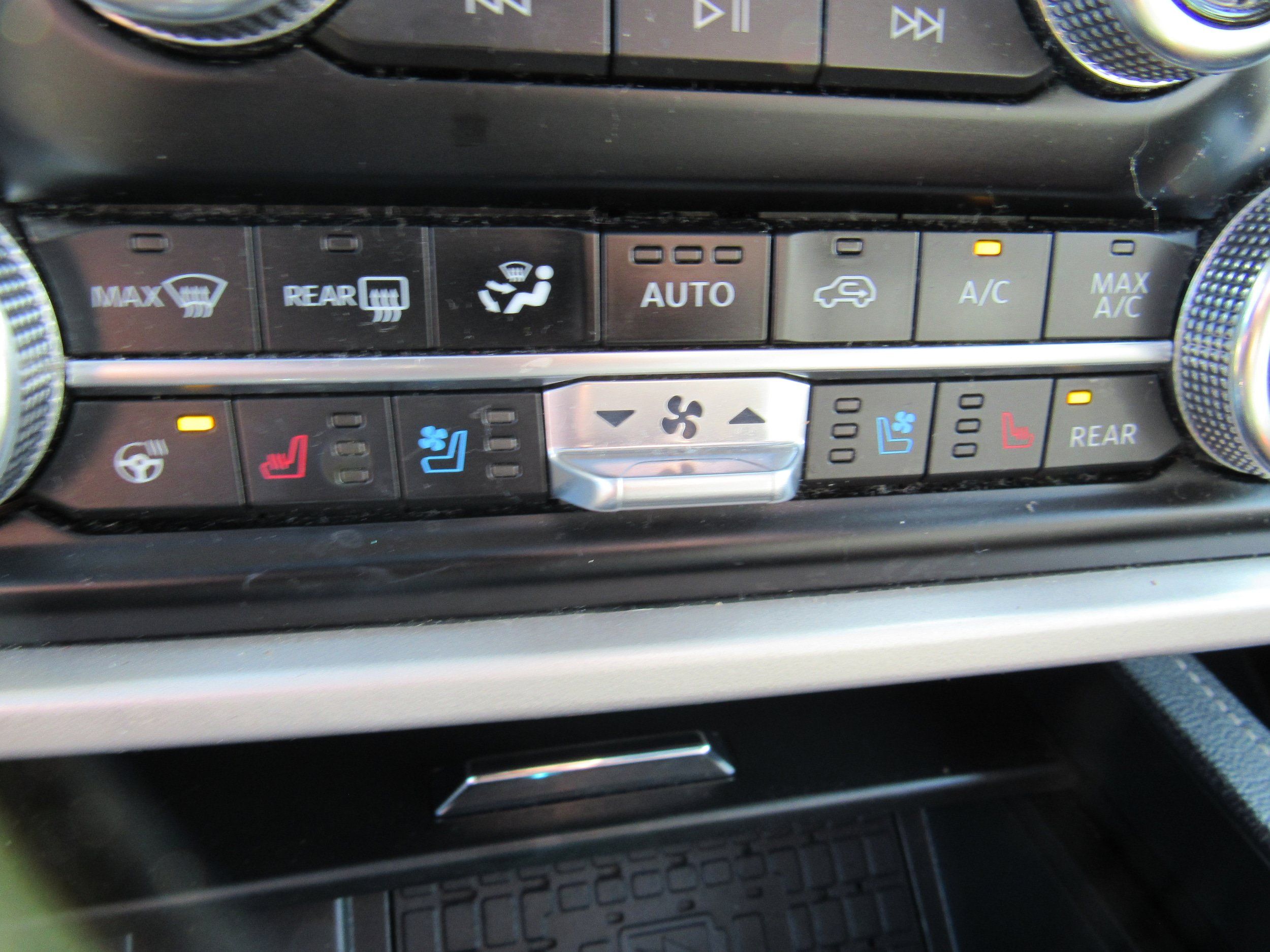 Used 2022 Ford Expedition Max XLT AWD/4WD image 26