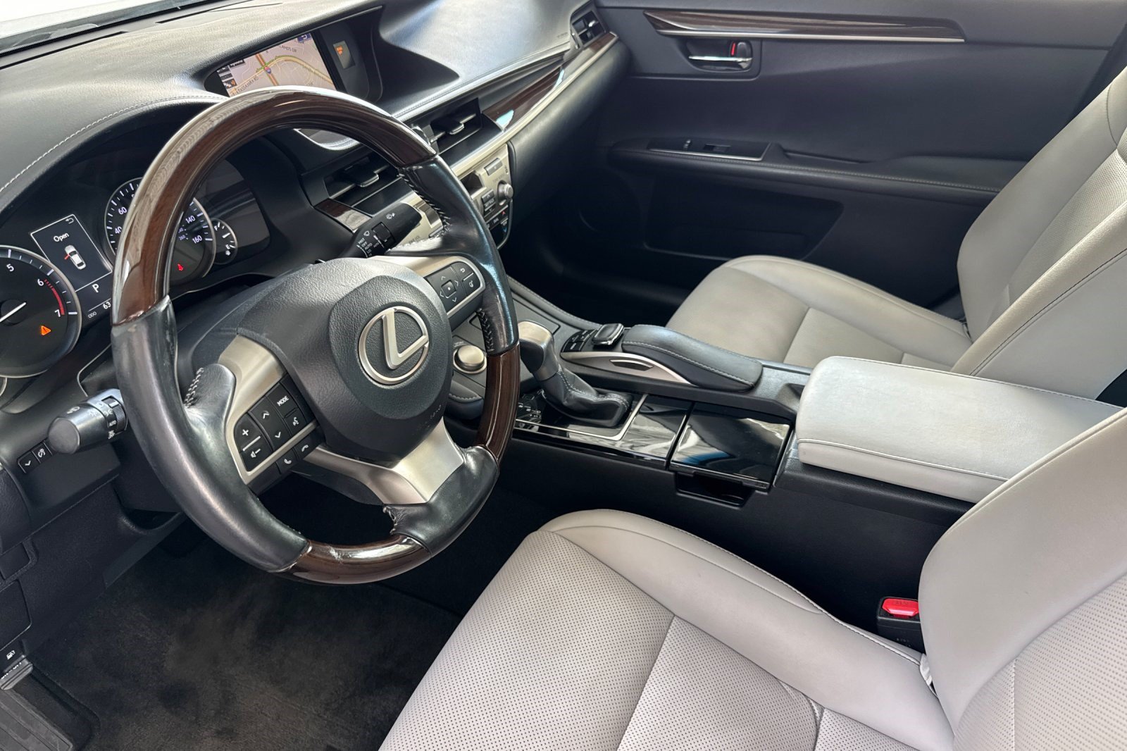 Used 2016 Lexus ES 350 w/ Navigation System Package FWD image 11