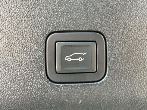 Used 2025 Chevrolet Tahoe Z71 image 19