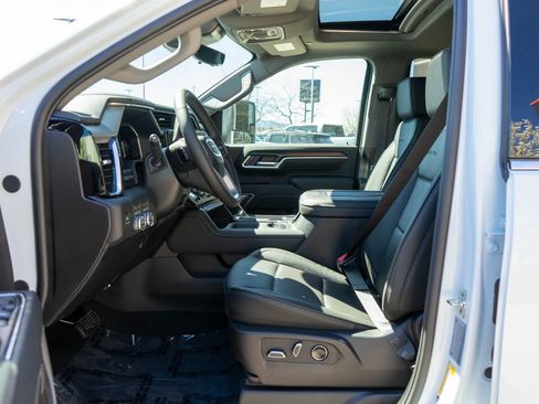 New 2026 GMC Sierra 3500 Denali w/ Denali Reserve Package AWD/4WD image 11