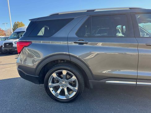 Certified 2020 Ford Explorer Platinum w/ Premium Technology Package image 8