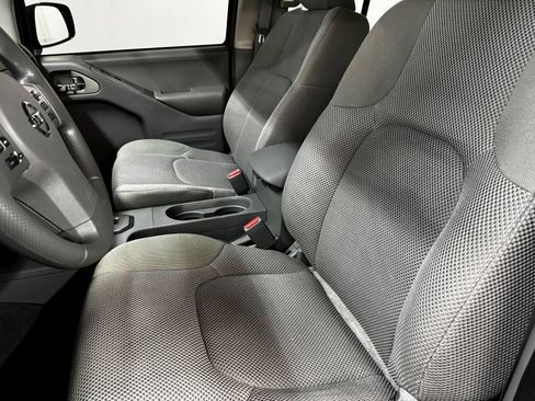 Used 2020 Nissan Frontier SV w/ Midnight Edition Floor Mats AWD/4WD image 11