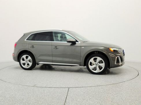 Used 2023 Audi Q5 2.0T Premium Plus w/ Premium Plus Package AWD/4WD image 4