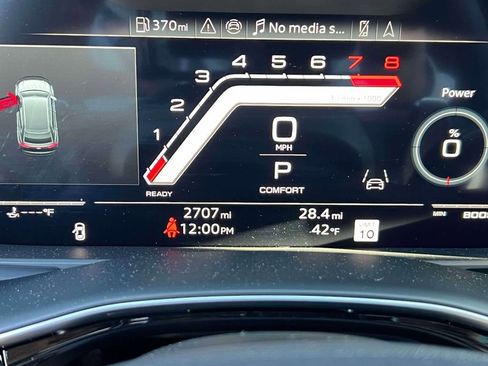 Used 2025 Audi RS Q8 performance image 26