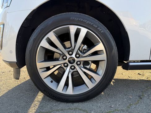 Certified 2020 Ford Expedition Limited w/ Equipment Group 302A image 9