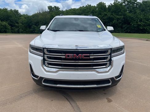 Used 2023 GMC Acadia SLT w/ Preferred Package FWD image 2