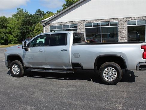 Used 2020 Chevrolet Silverado 2500 LTZ w/ LTZ Convenience Package AWD/4WD image 3