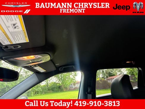 Used 2023 Jeep Compass Limited w/ Elite Group AWD/4WD image 17