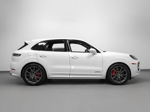Certified 2025 Porsche Cayenne GTS AWD/4WD image 13