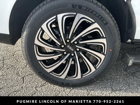 New 2026 Lincoln Navigator L Black Label AWD/4WD image 36